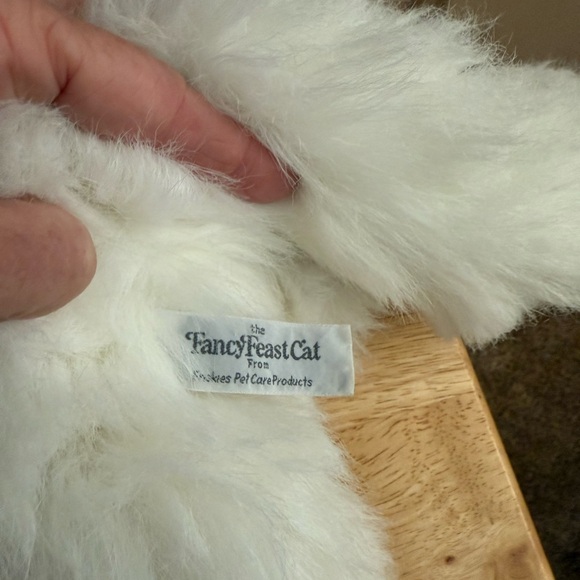 Vintage Fancy Feast Persian Cat Plush Stuffed Animal. White with blue eyes. - Picture 4 of 7